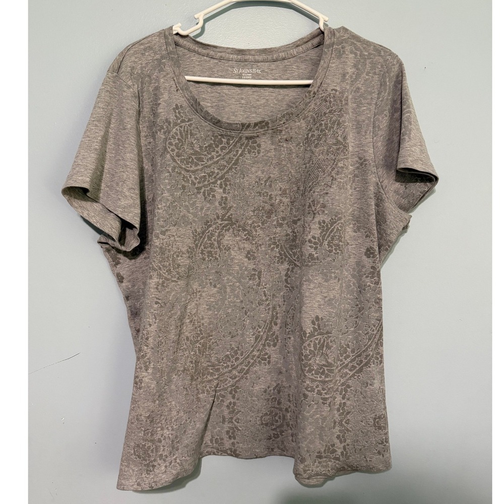 St Johns Bay Women's 2X Gray Paisley Floral Graphic Short Sleeve T-Shirt 1647